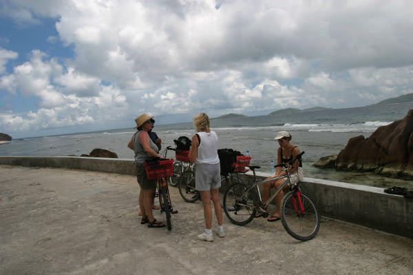 SeychellesParis2004021