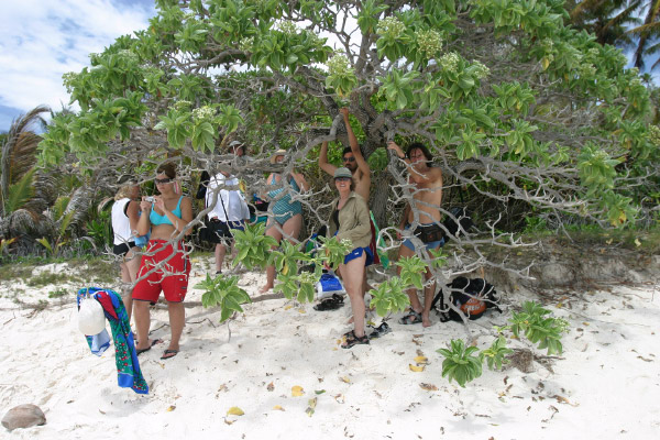 SeychellesParis2004031