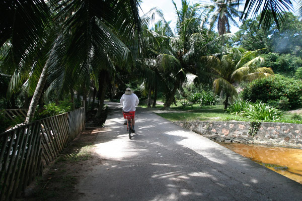SeychellesParis2004047